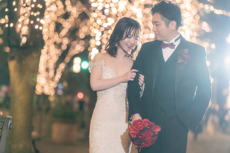 光り輝くイルミネーションと