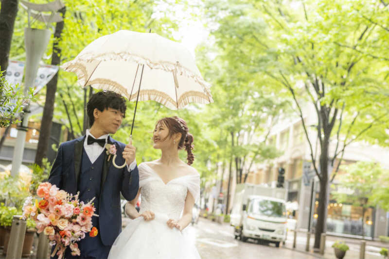 雨が降っても爽やかなデイフォトに！東京駅、丸の内仲通りで前撮り撮影♪