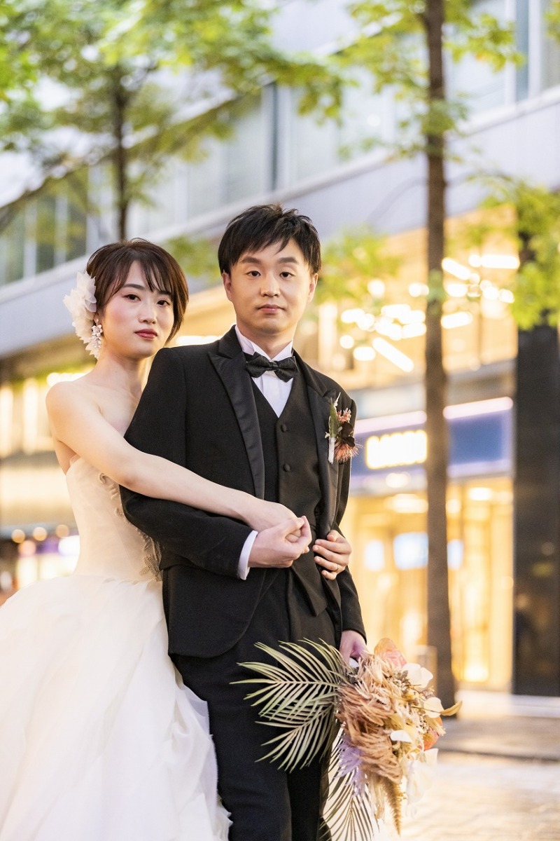 ウェディングフォトブース♡木目 オシャレ花嫁定番の明治安田生命ビル前🎀👠✨ ウェルカムボード