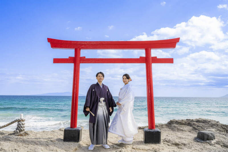 海の鳥居と和装