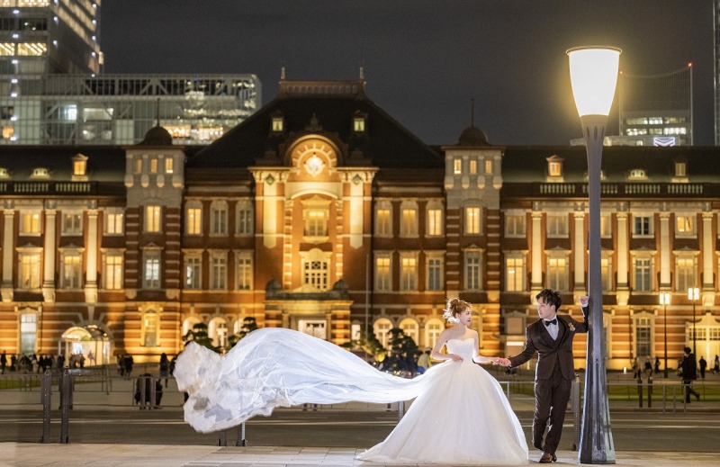 ベールがなびく東京駅♪