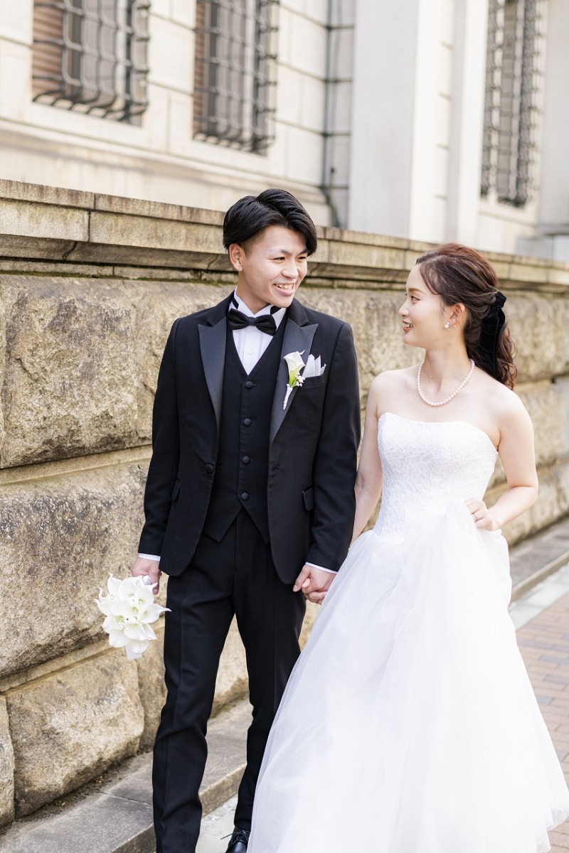 エスコートショットを三井住友銀行前で