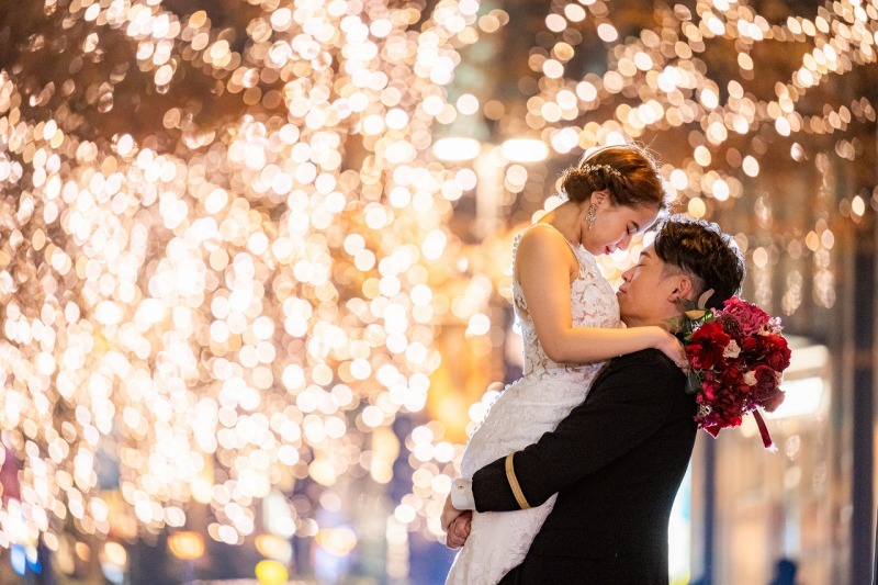 ラストはイルミネーションをバックに抱っこ♡