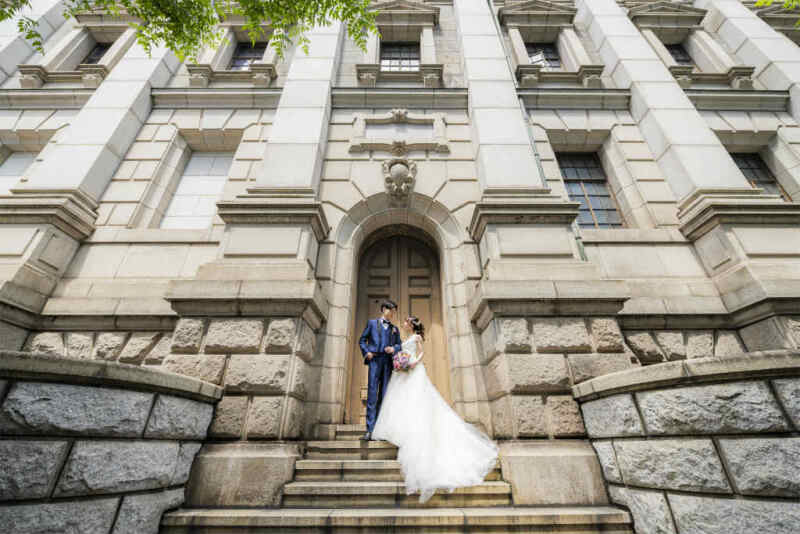 歴史博物館の前で