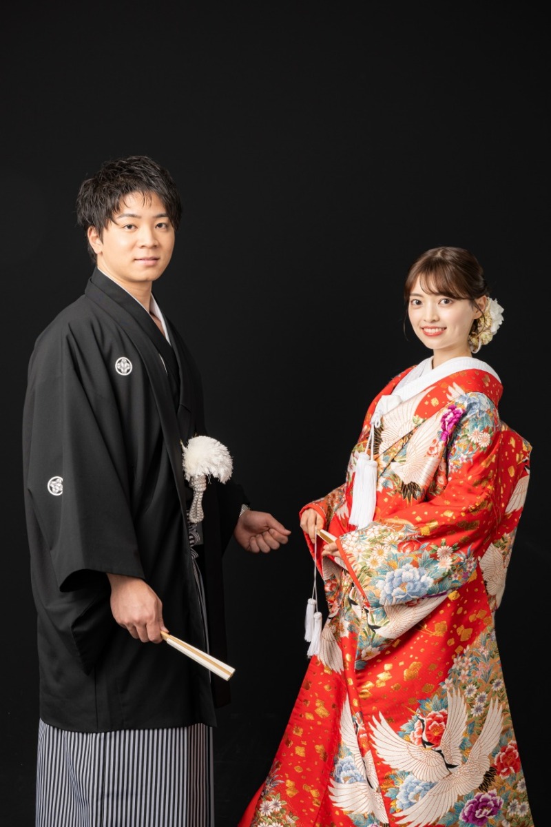 伝統衣装を主役にした和装の美しさを引き立てる一枚