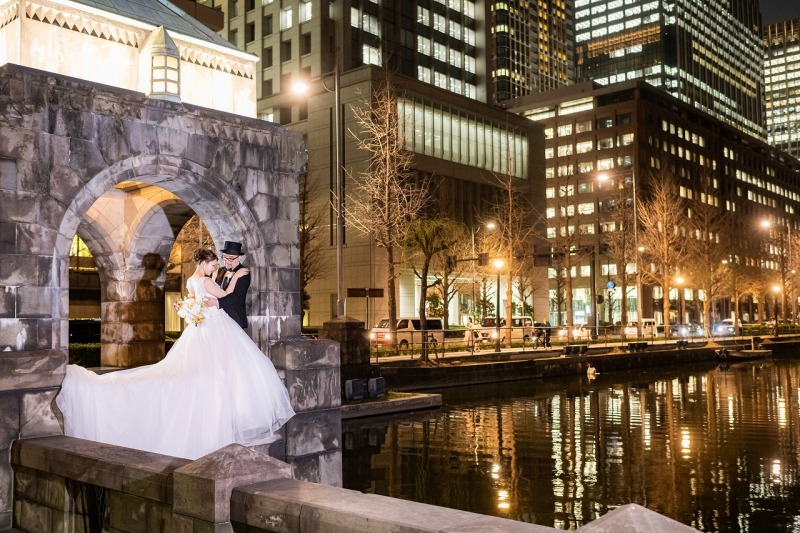 夜の夜景とともに