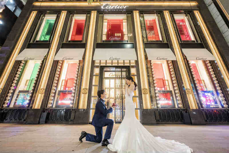 カルティエの前でプロポーズショット♡