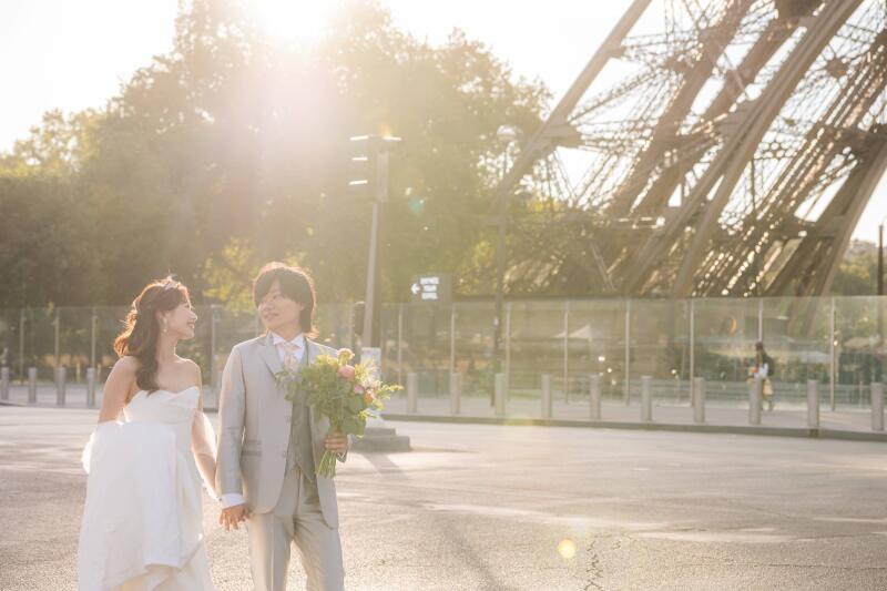 エッフェル塔のふもとでも