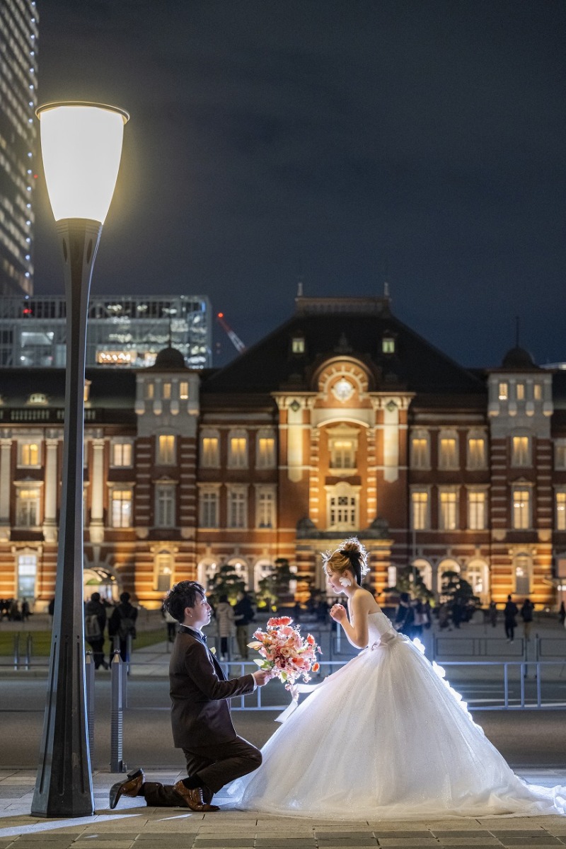 東京駅前でプロポーズショット♪