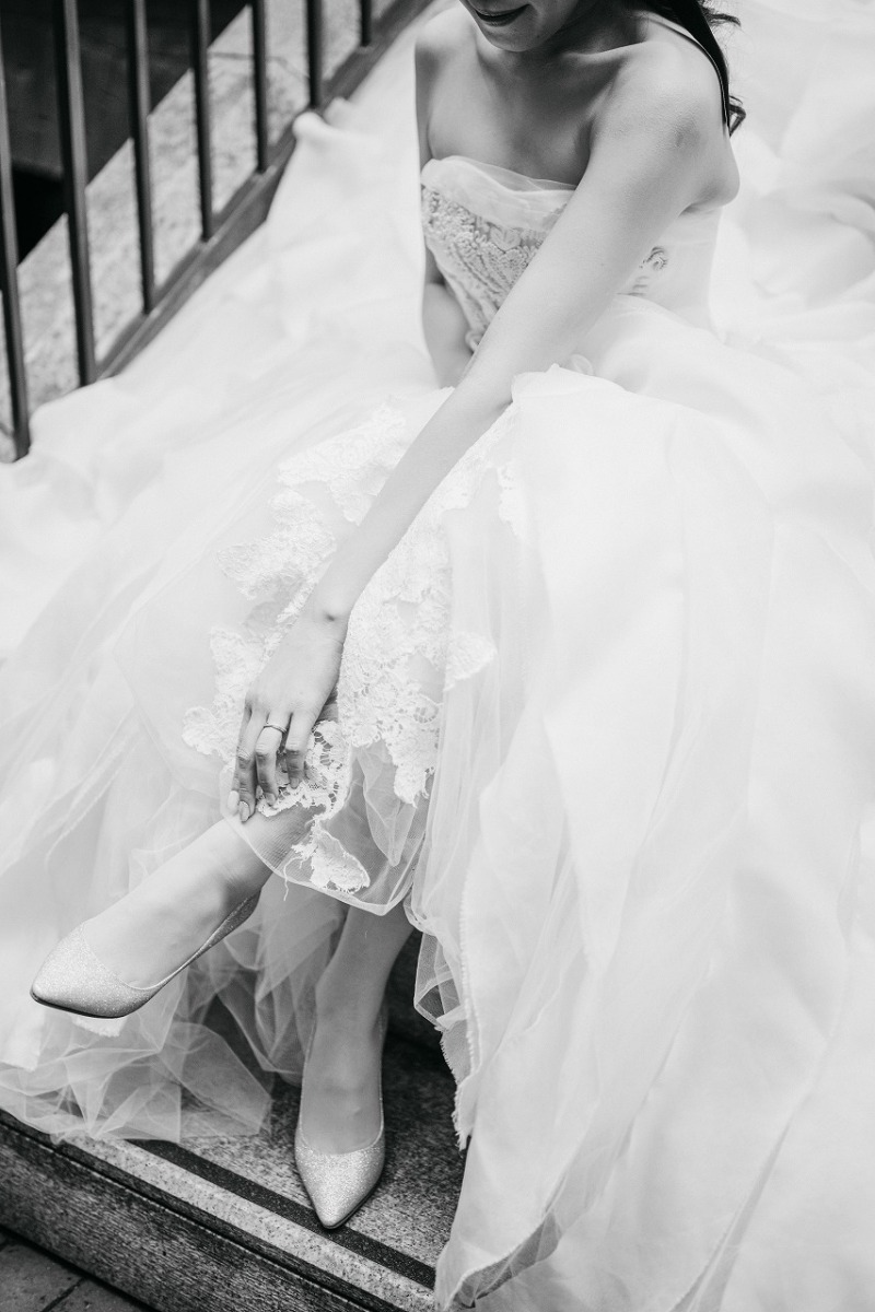 階段で、お足元が優雅なお座りショット♪