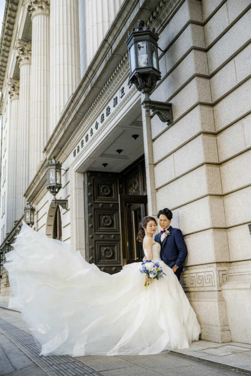 安田生命ビルでトレーンをなびかせて