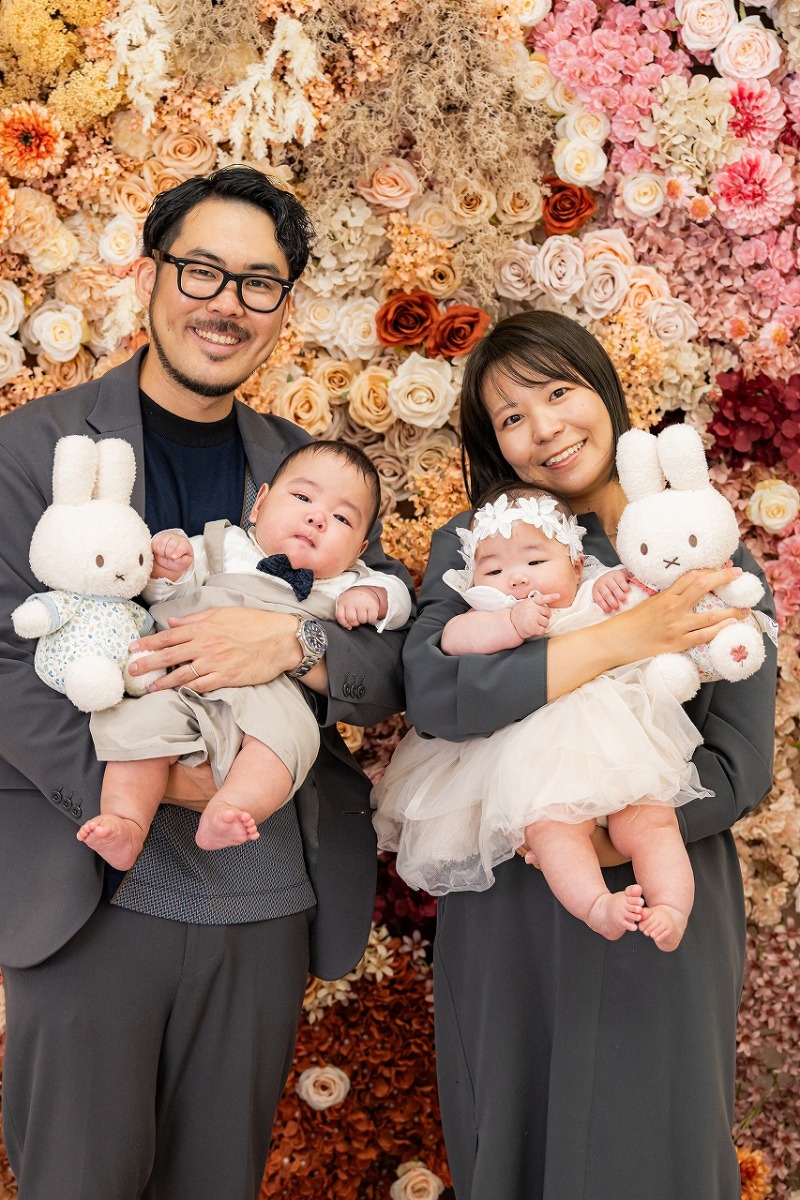 双子ちゃんの成長を家族みんなで祝う日