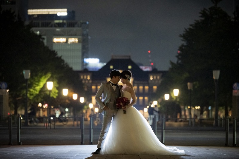 前撮りの定番東京駅前♪