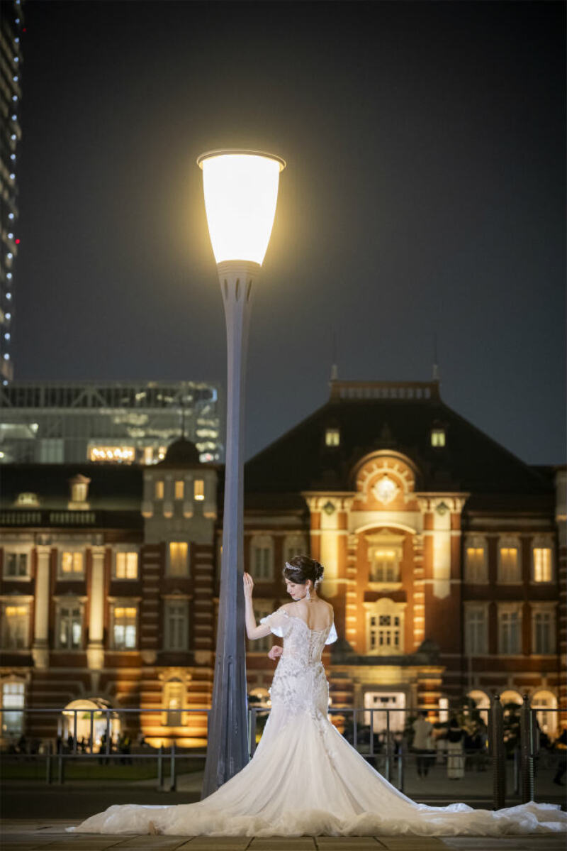 ウェディングドレスを生かしたバックショット