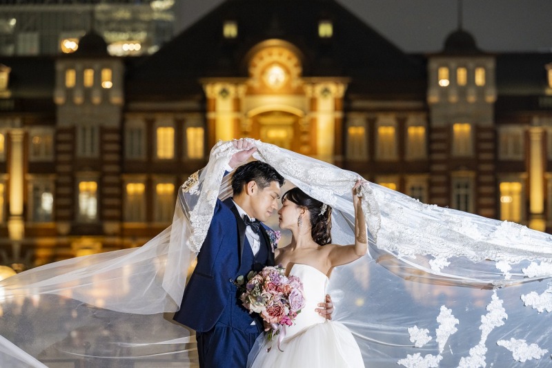 ベールに包まれて