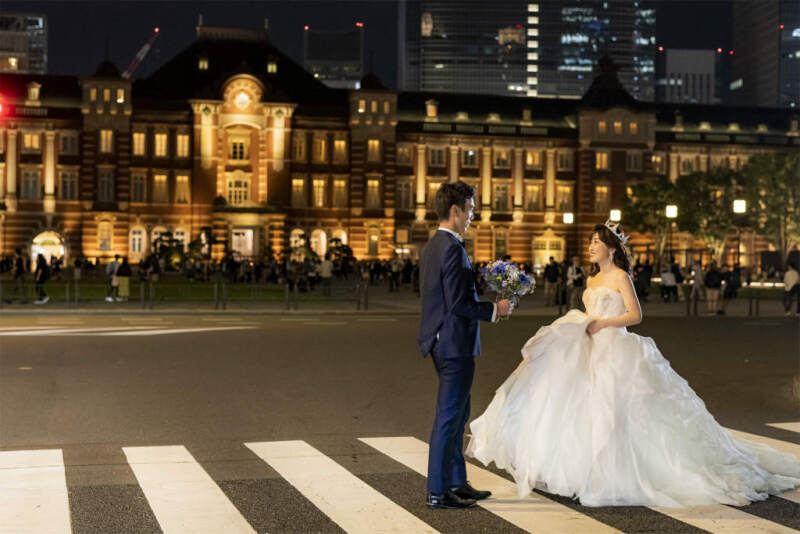横断歩道でウォーキングショット