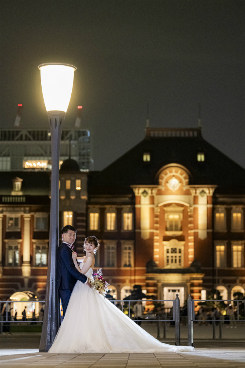 街灯に寄りかかって