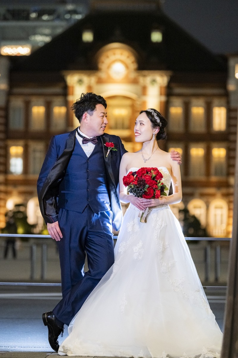 東京駅の前で♡