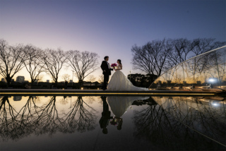 夕暮れ時のお空を狙って素敵にフォトウエディング