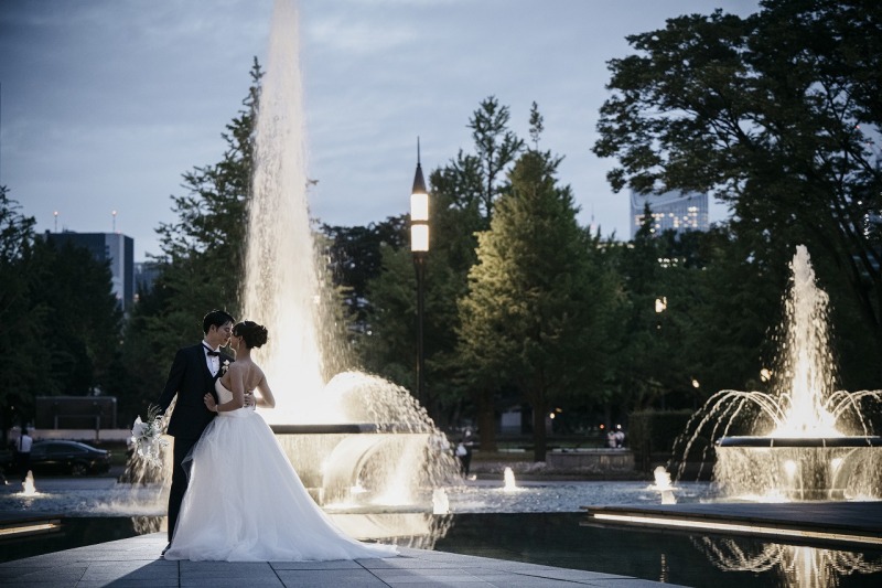 和田倉噴水公園まえで