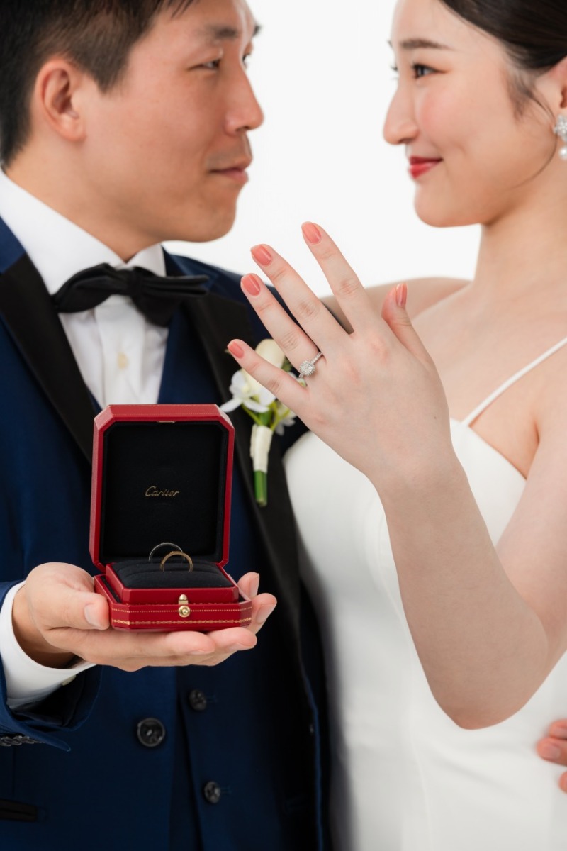 おふたりの大切なリングを主役にした使いやすい1枚