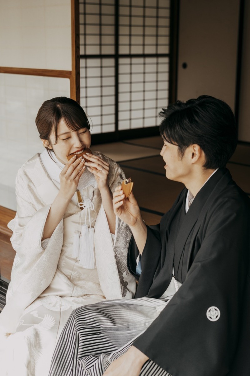 和装姿で頬張って一休み。楽しい!どら焼きタイム♬