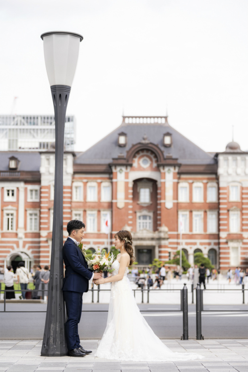 街灯をバックに