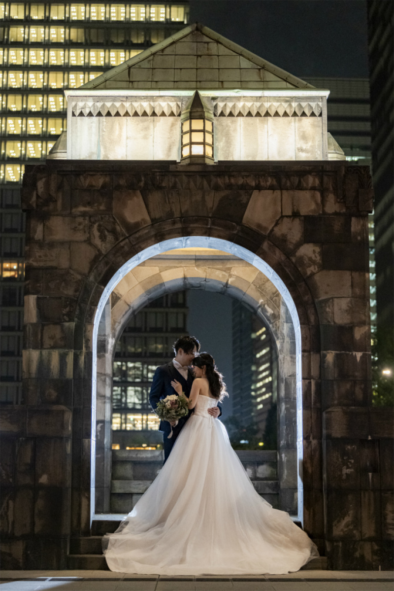 和田倉門で寄り添う一枚…