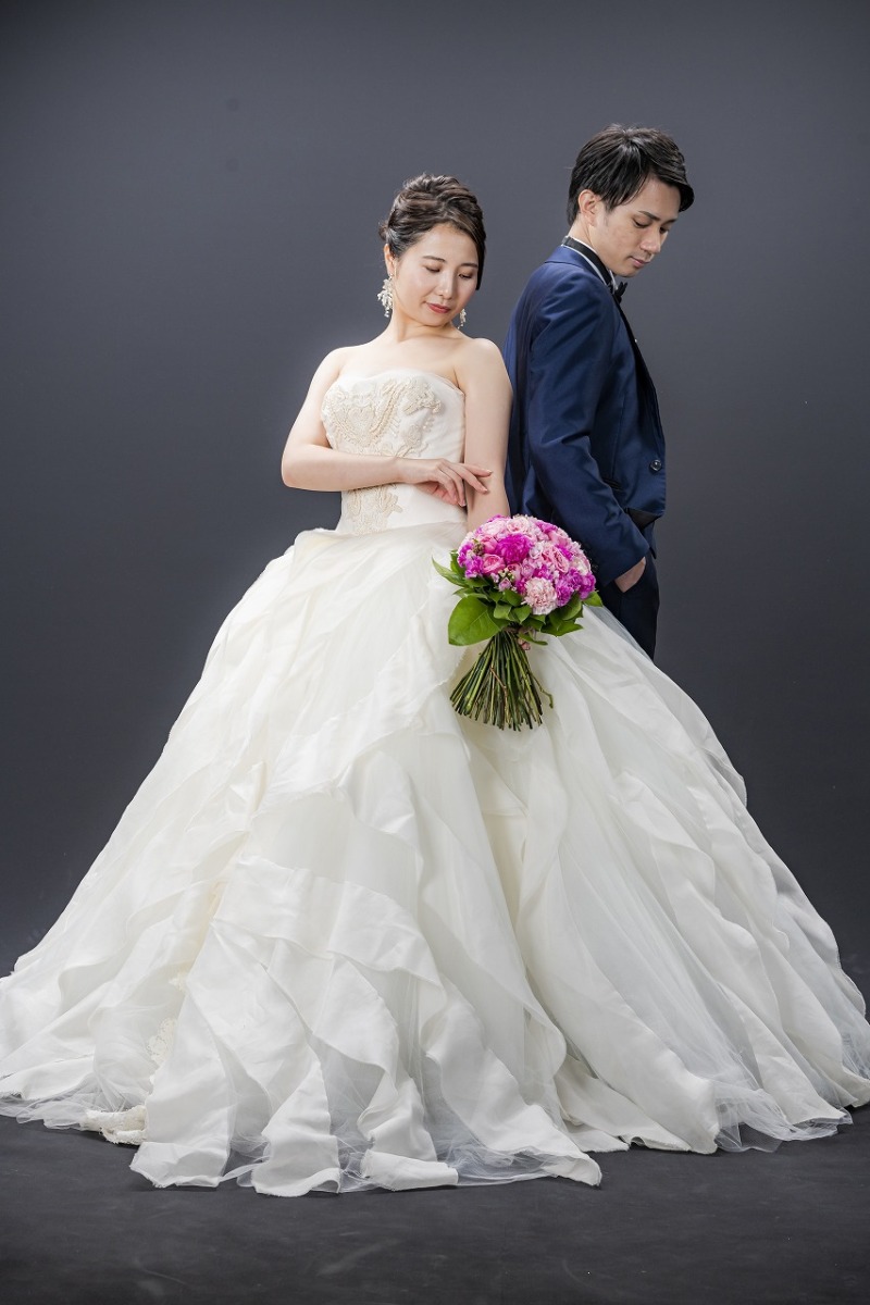 黒ホリでスタイリッシュな全身ショット