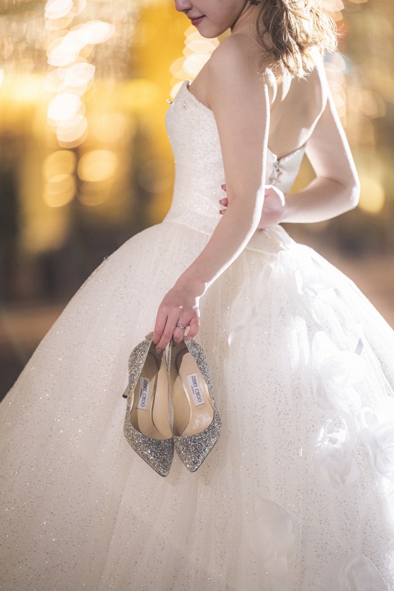 お顔を写さない振り向きショットでドラマチックに♪