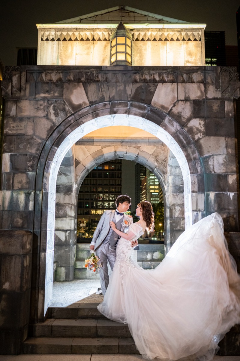 和田倉門でドレスをファサッ☆