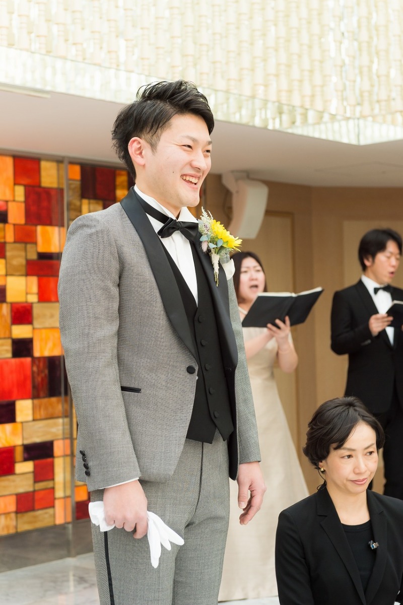 ご新婦様を待つ新郎