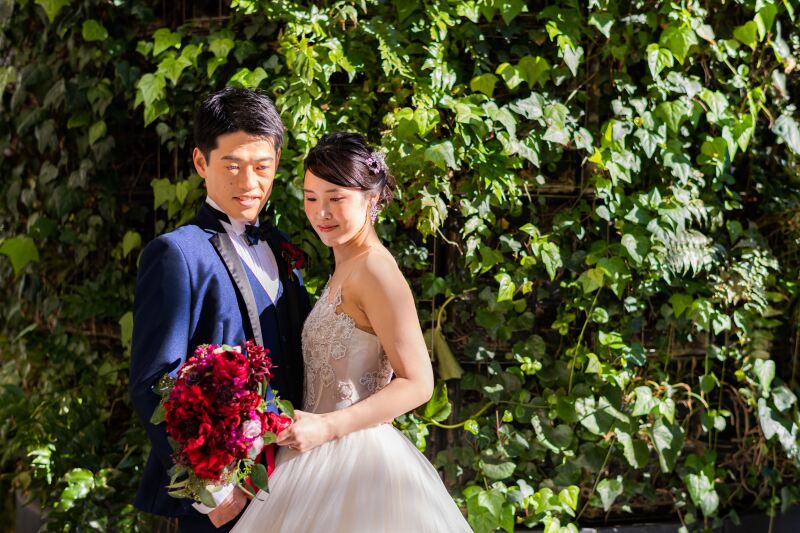 きれいな緑の前で