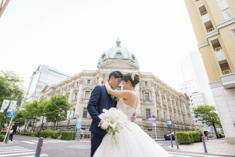 歴史博物館を背におでここつんショットも♡