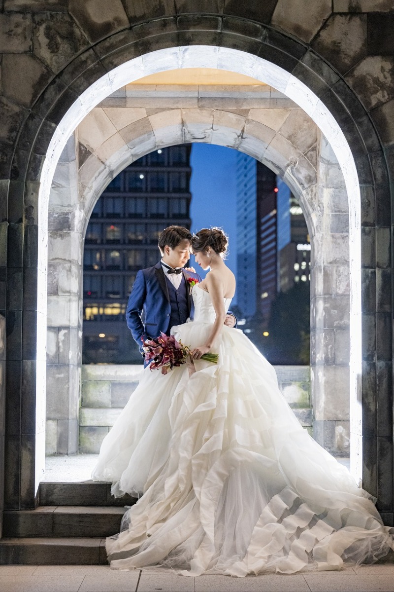 和田倉門からドレスがあふれるバックショット☆