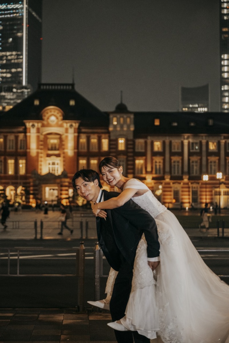 かっこいいだけじゃない、ふたりらしい東京駅の夜
