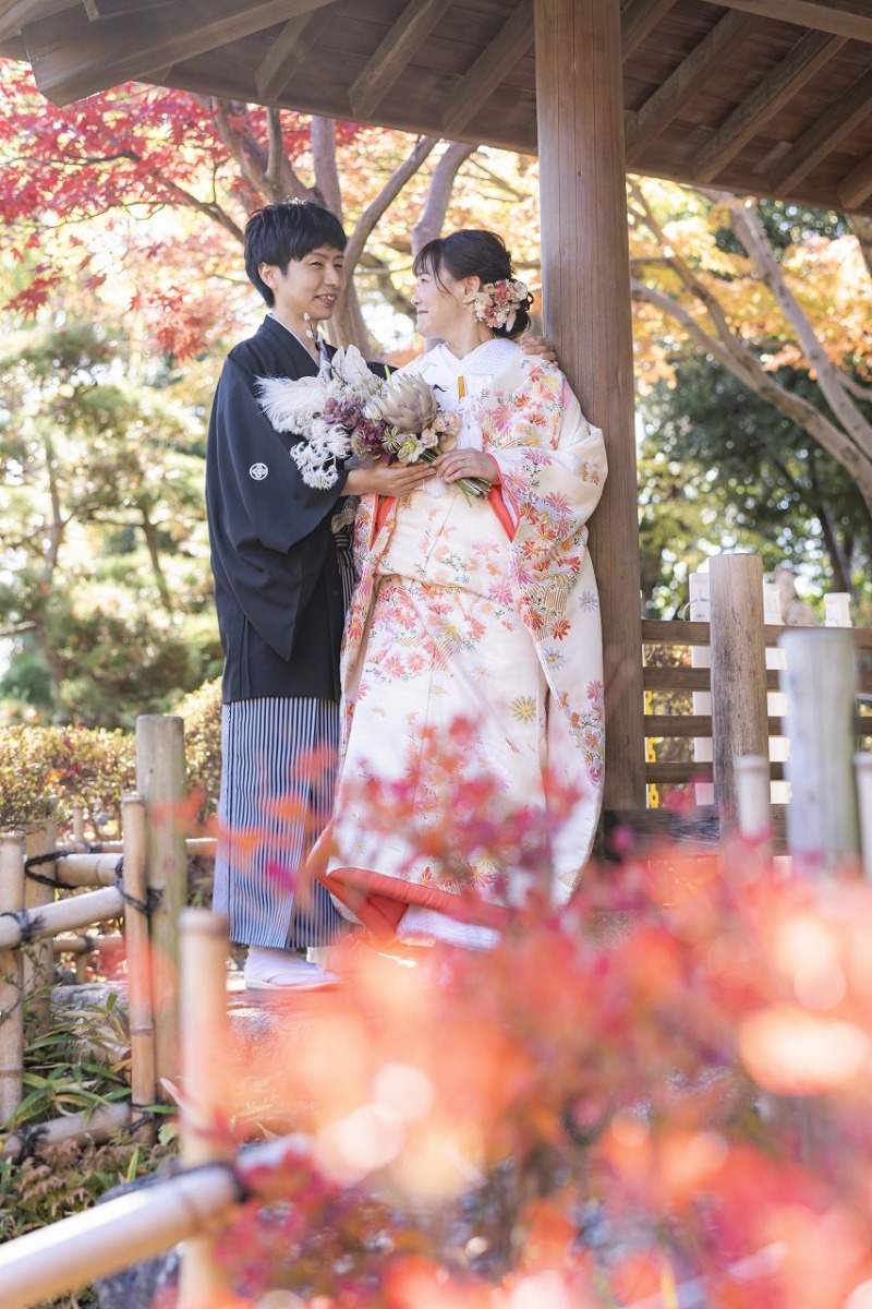 屋根の下で微笑むひと時