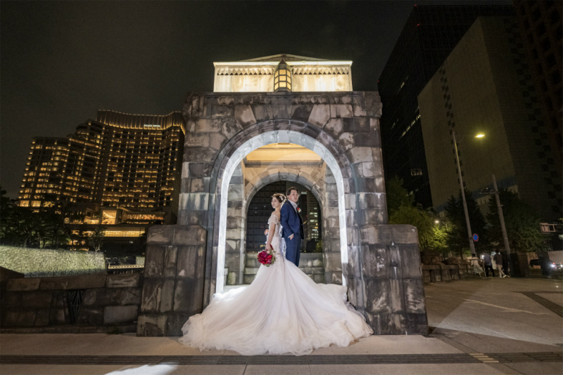 マーメイドドレス ウエディング 結婚式 前撮り ロケーションフォト ボリュームたっぷりのマーメイドドレスで東京駅周辺前撮りフォト