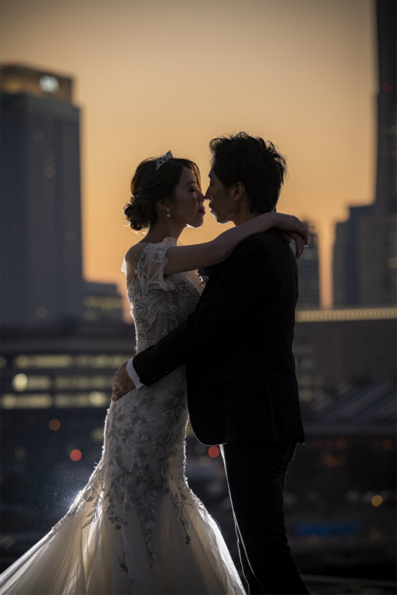 トワイライトに浮かぶシルエット