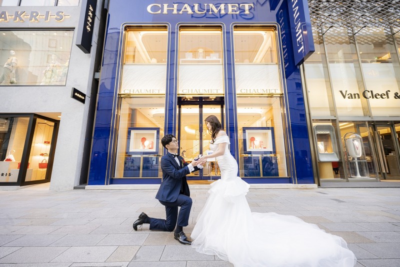 思い出のショーメの前で