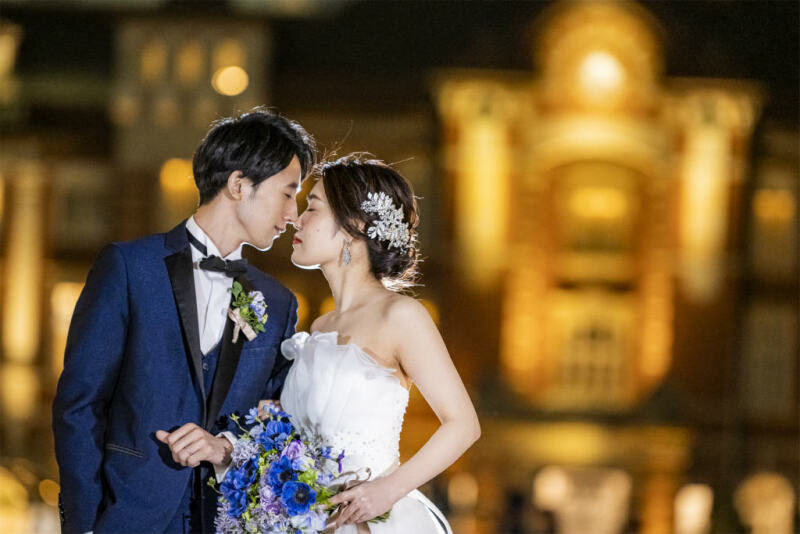 東京駅前でお鼻こつんショット♡