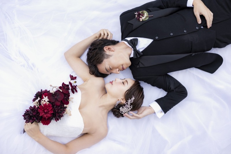 大人可愛い寝ころびショット