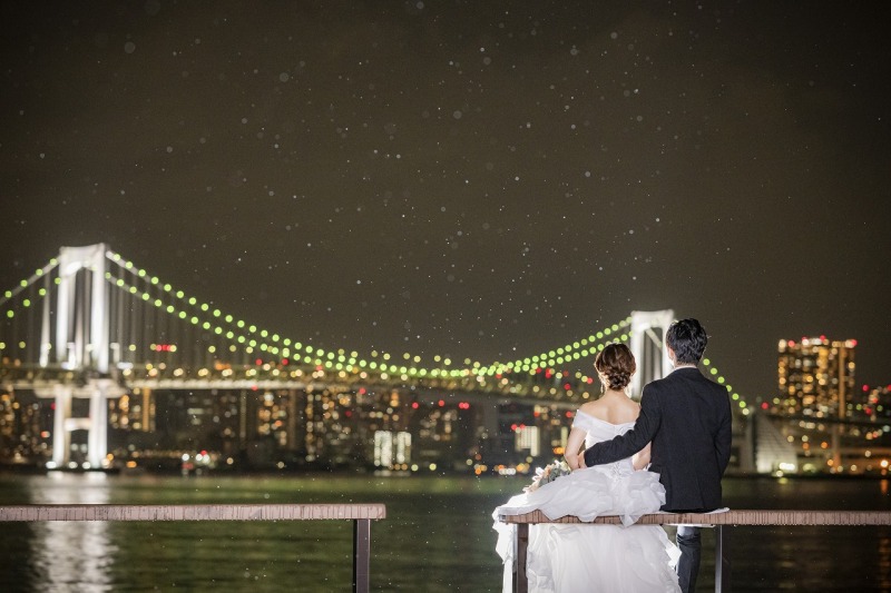 お台場の夜景を眺めるおふたり…♡