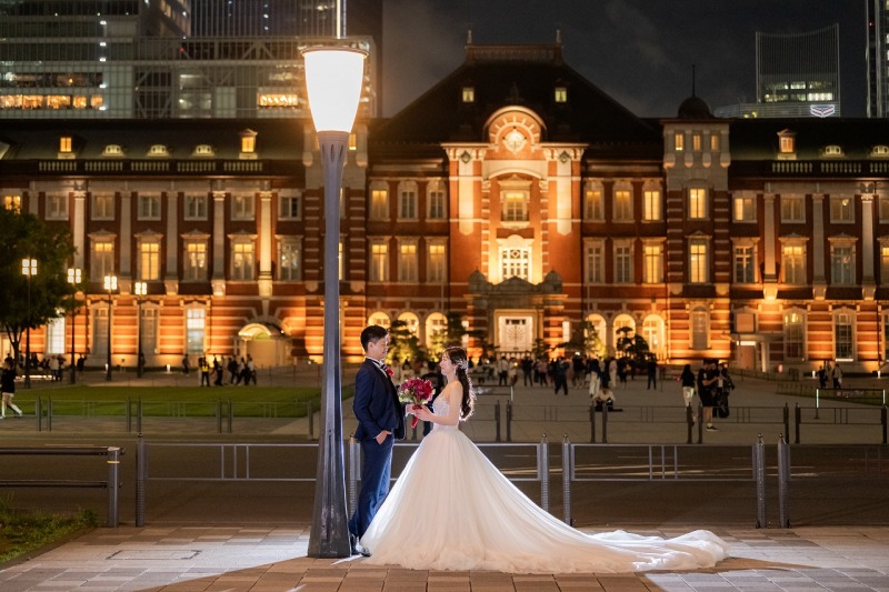 東京駅の夜景に包まれる、ロマンチックなひととき。