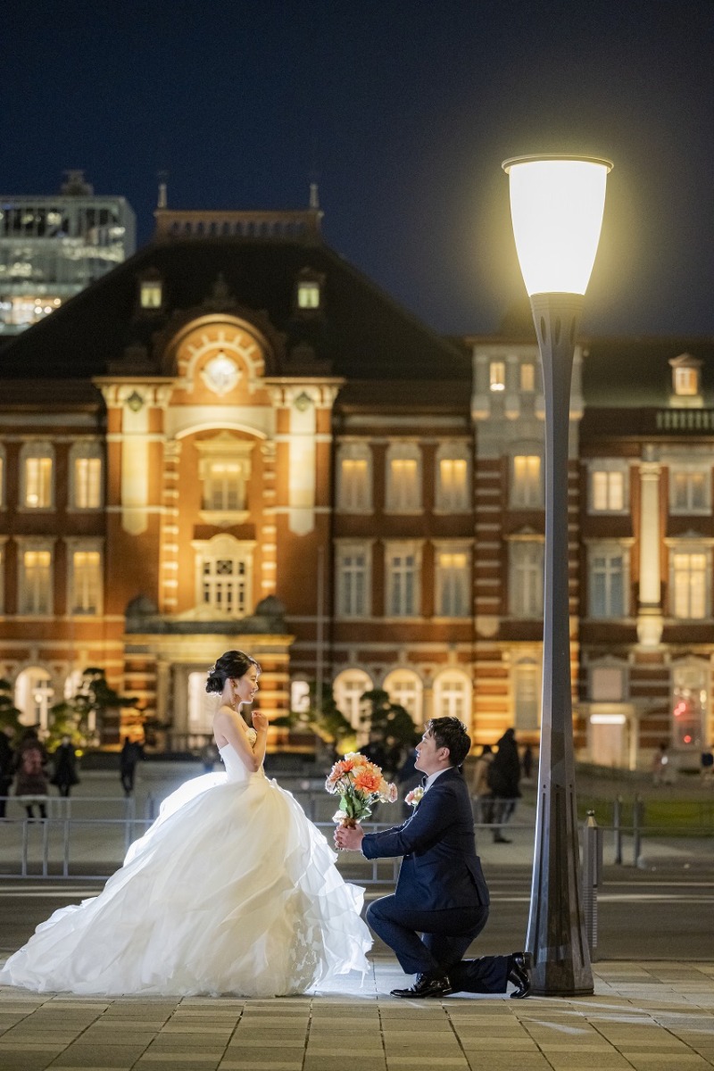 東京駅前でプロポーズショット♡