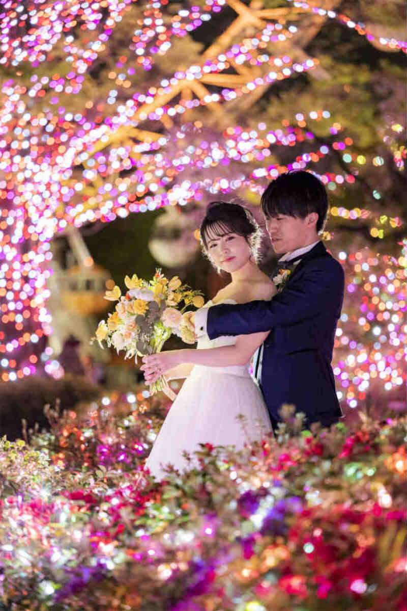 イルミネーションの中でバックハグショット☆