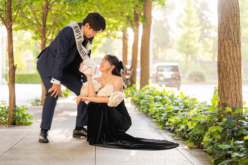 前撮りと一緒に、ご新郎様の大切な誕生日のお祝いを
