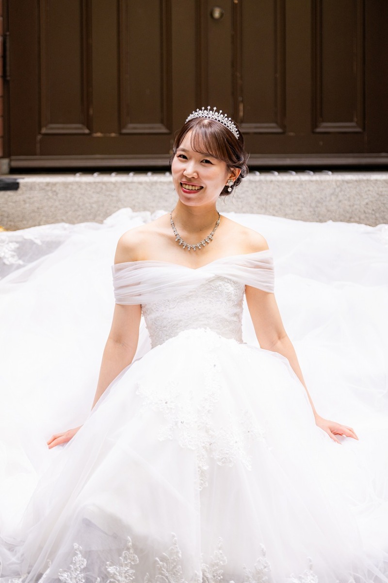 ドレスが広がる、やわらかな笑顔のポートレートを!