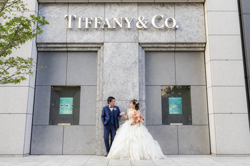 ティファニー前でお持ち込みのケースとご一緒に