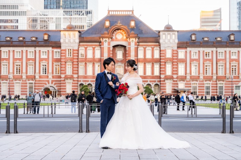 東京駅前で王道一枚